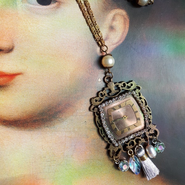 Pendentif baroque perle d'eau douce chaine ancienne, cristal  Cadran de montre