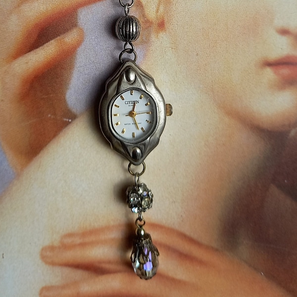 Pendentif vintage argenté montre vintage customisée, ne fonctionne pas