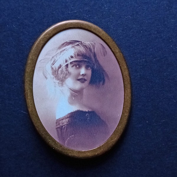 Broche portrait unique support laiton vintage portrait ancien sépia 1900