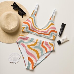 Recycelter High-Waist-Bikini mit Allover-Druck | Nachhaltige Bademode für Strand & Pool, doppellagig, umweltfreundliches Material