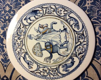 Maiolica Ceramic Bowl measuring 28 cm in diameter
