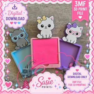 Peut inclure: Trois porte-notes adhésives imprimés en 3D en bleu clair, rose et violet. Chaque support présente un personnage de chat de dessin animé sur le dessus : un chat gris avec des lunettes bleues, un chat blanc avec un nœud jaune et un chat blanc avec un nœud violet et des lunettes roses.