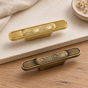 Puxadores Wave para Armários, Distância entre Furos de 32 mm, Tom Dourado ou Bronze Antigo, Puxadores Decorativos para Gavetas de 90 mm