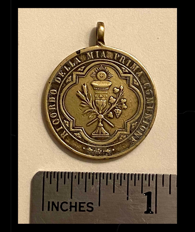 1920's Italian First Communion Medal. Jesus on Side 1 and the Eucharist ...