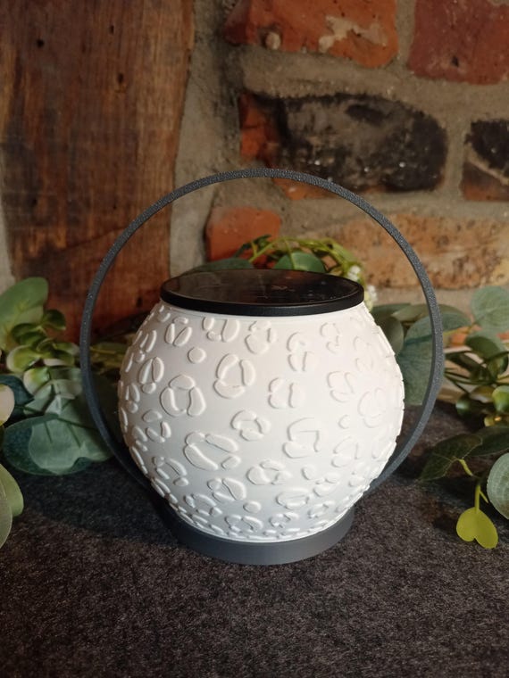 Solarlampe Leopard Design aus PLA – Windlicht mit Solarlicht & LED-Teelicht Funktion, Gartenlampe Outdoor Deko, Nachhaltige Leuchte