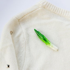Green onion brooch, vegetables vegetarian veggie jewelry, vegan pin, mother's day gift for mom image 3
