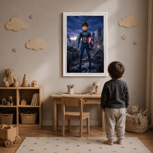 Puede incluir: Una impresi&oacute;n de arte mural enmarcada que muestra a un ni&ntilde;o peque&ntilde;o vestido como el Capit&aacute;n Am&eacute;rica, de pie en un paisaje de campo de batalla oscuro y devastado con un escudo, frente a un cielo dram&aacute;tico con un castillo a lo lejos.
