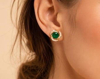 Pendientes trepadores elegantes con forma de hoja, pendientes botánicos minimalistas, joyería inspirada en la naturaleza.