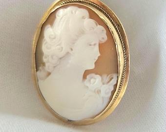 Antique Shell Cameo Ring: Ornate Lady in 14K Gold, Size 8