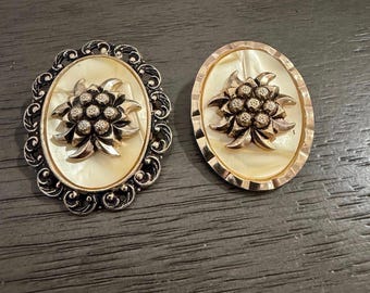 2 Vintage Scarf Ring Clip Holders ~ Edelweiss Flower  ~ Gold Tone ~ West Germany