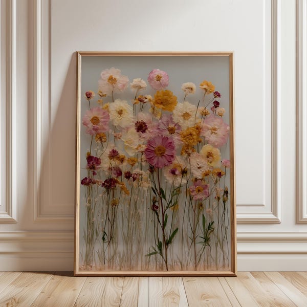 Stampa artistica da parete con fiori pressati, poster botanico floreale, decorazione con fiori selvatici rosa, stampa di fiori secchi, arte cottagecore, decorazione femminile per camera da letto