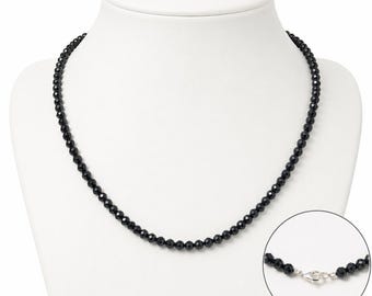 Collar con colgante de turmalina negra y cierre de plata de ley 925, circunferencia aproximada de 45 cm, disponible en joyería especializada alemana, en tamaños de 2 mm, 3 mm y 4 mm.