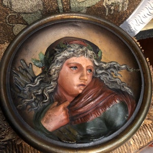 Absolutely Stunning 3D Cast Iron 1800s Girl Plate Flu Cover image 9