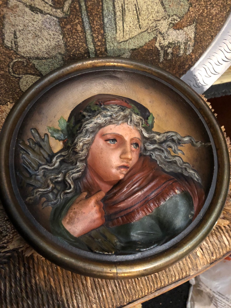 Absolutely Stunning 3D Cast Iron 1800s Girl Plate Flu Cover image 9