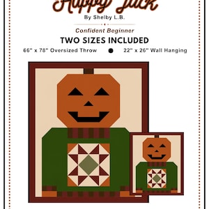 Può includere: Un modello di trapuntatura intitolato Happy Jack di Shelby L.B. per principianti. Il design presenta una figura con testa di zucca in un maglione verde con un motivo a stella geometrico. Due dimensioni incluse: un plaid da 167,6 cm per 198,1 cm e un arazzo da 55,9 cm per 66 cm.