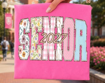 Senior meisjesshirt 2027 png, bloemen Grandmillennial Preppy High School Senior Tee, digitale download graduatiecadeau, klas van 2027