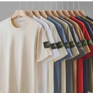 T-shirt Stone Island con logo minimal // Maglietta basic streetwear // T-shirt unisex in cotone