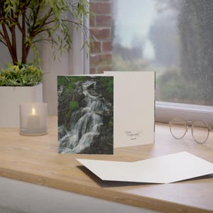 Wenskaart met waterval van de berg | Notitiekaart natuurfoto