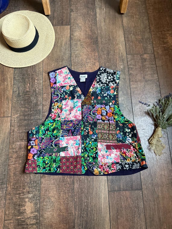 Vintage 90s Quilted Vest, Vintage Paisley Lace Quilted Vest,Boho Quilted Vest, 90s Vest, Purple Quilt Vest,Quilted Vest,Floral Quilted Vest