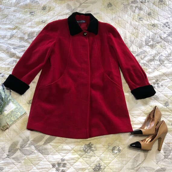 90s Vintage Red WooL Coat with Black Velvet Collar