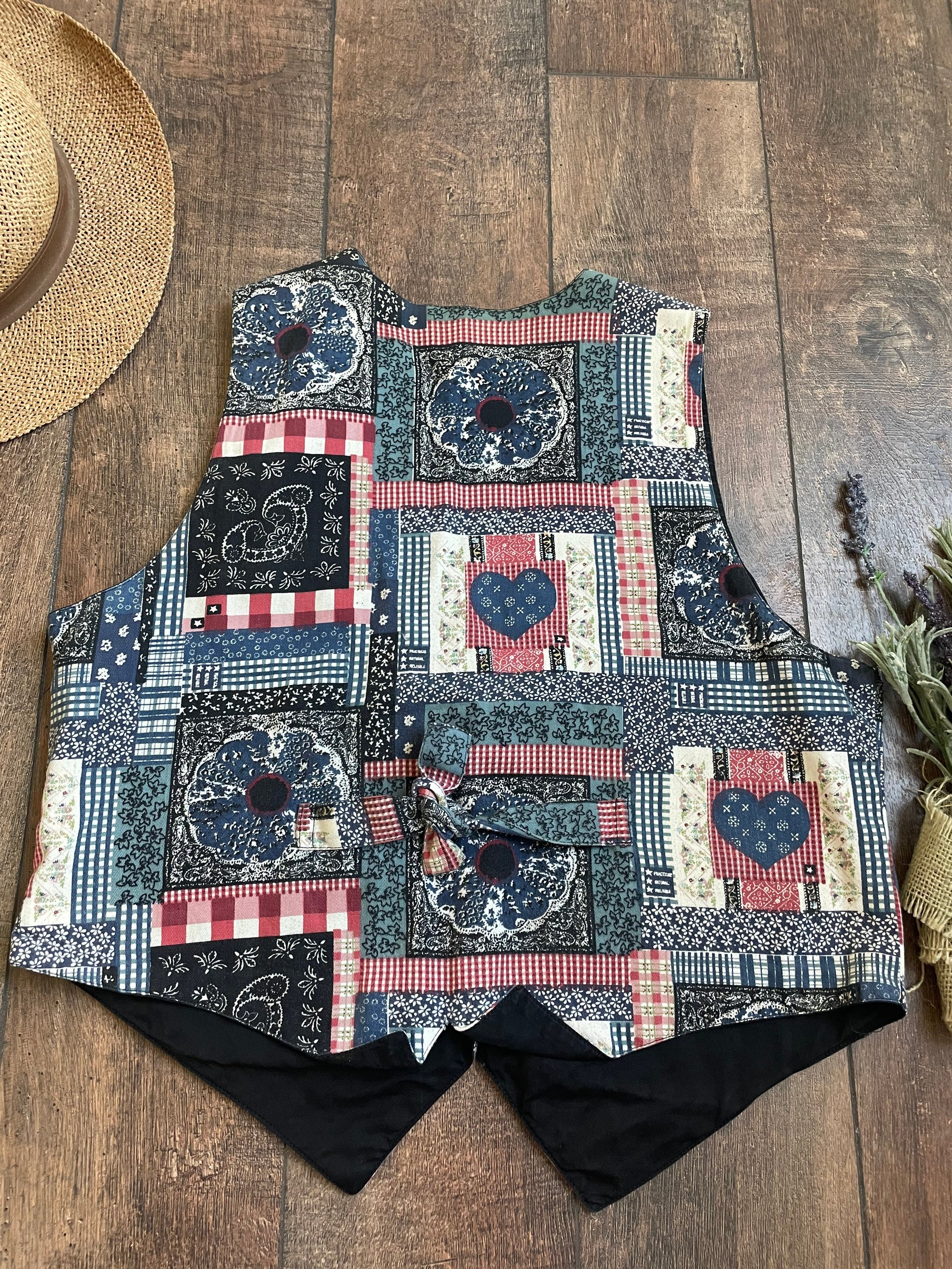 トップス 70s oneoffgood condition reversible VEST Vintage 90s Quilted Floral Patchwork Vest, 90s Floral Vest