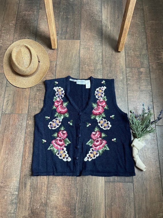 Vintage Button up Sweater Vest, Vintage Embroidered Sweater