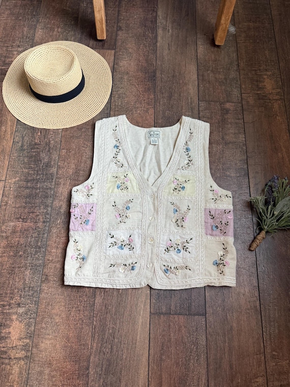 Vintage 90s Embroidered Floral Vest, 90s Floral Vest, Vintage Khaki Flower Vest, 90s Mom Vest, Avonlea Vest, 90s Romantic Vest, Anne of GG