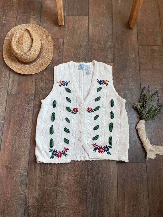 ◎ vintage flower embroidered knit vest Vintage Floral Knit Sweater Vest,vintage Embroidered Sweater