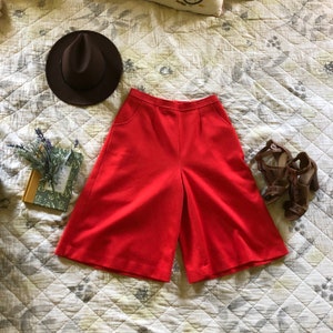 Vintage 70s Red Culottes, Retro Red Culottes, 1970s Gauchos, Vintage 70s Red Gauchos, Vintage Wide Leg Shorts, 70s Culottes, Graff Gauchos