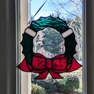 Christmas Stained Glass Suncatchers/Stained Glass Window Hangings/Christmas Decor/Christmas Wreath/Suncatcher for Windows/Christmas Gift