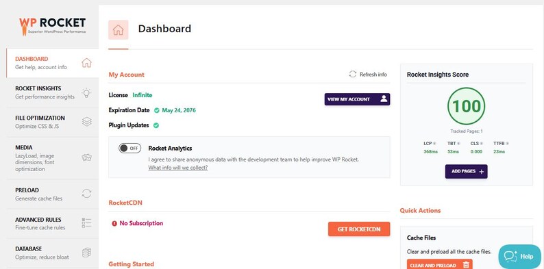 Pu&ograve; includere: Un'interfaccia della dashboard del software WP Rocket che mostra i dettagli dell'account, una licenza infinita, un punteggio Rocket Insights di 100 e varie impostazioni di ottimizzazione tra cui ottimizzazione dei file, media, precaricamento e gestione del database.