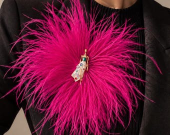 Broche en plume d'autruche rose, broche plume tendance pour femme, grande broche fuchsia