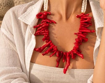 Collier imposant en corail rouge, bijou en corail naturel fait main, style affirmé.