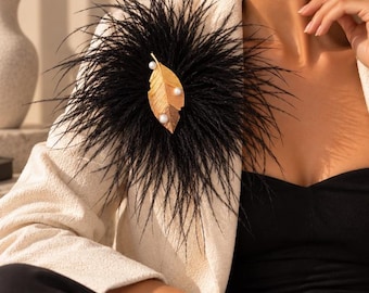 Broche en plume d'autruche noire, broche en perle et feuille d'or, grande broche en plume tendance pour femme