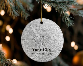Adorno navideño de cerámica personalizado con forma de ciudad, adorno navideño personalizado con mapa aéreo, cualquier ciudad o ubicación, regalo navideño minimalista con mapa de calles.