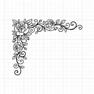 Peut inclure: Un graphique en noir et blanc représentant un motif de bordure d'angle composé de deux roses épanouies, de plusieurs boutons de rose et de motifs de vignes tourbillonnantes avec des feuilles, disposés en forme de L sur un fond quadrillé.