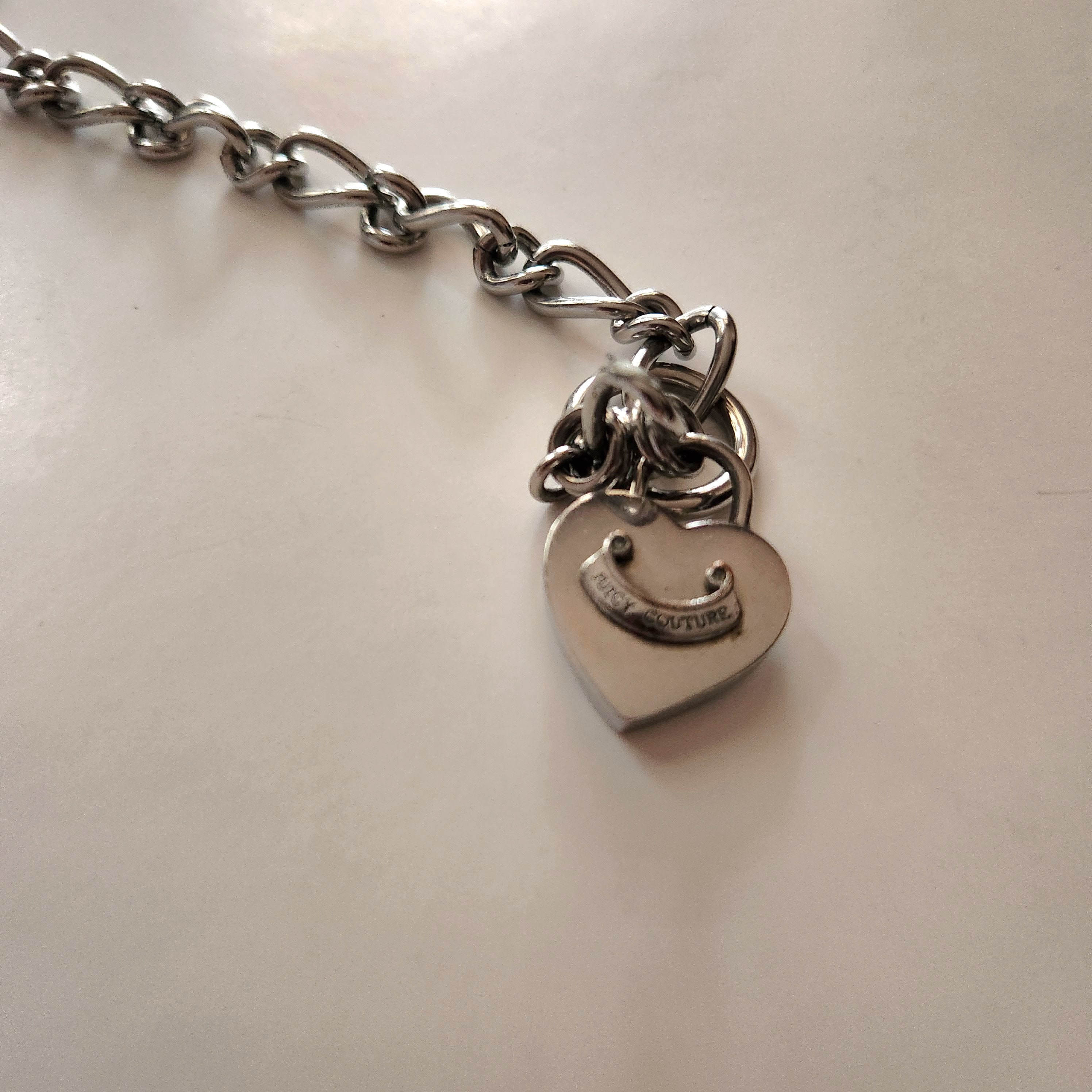 Juicy Couture シルバーハートチャーム ネックレス 関税送料無料 Juicy Couture Heart Bracelet.silver Ton Juicy Couture