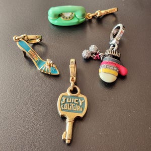 Juicy Couture Juicy Couture Glove Juicy Key Charm