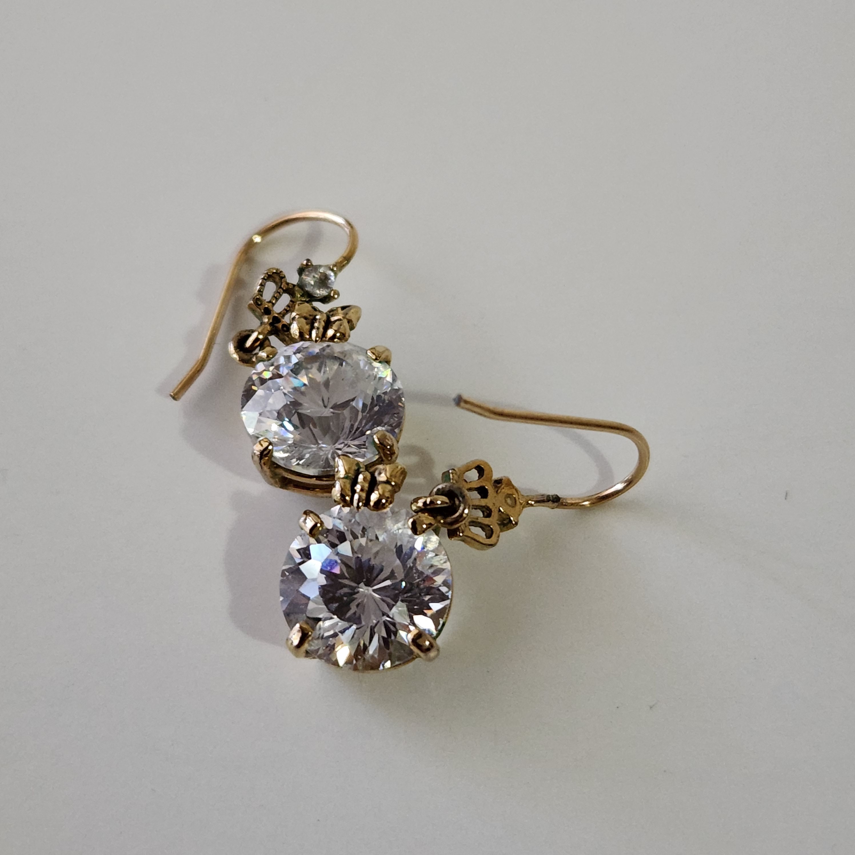 Juicy Couture ロゴ ハート スタッド ピアス Amazon | Juicy Couture ゴールドトーン 華奢なハート スタッド