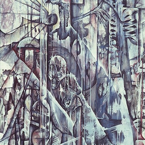 Puede incluir: Pintura abstracta con temática postapocalíptica. La obra presenta una máscara de gas, formas geométricas y una paleta de grises, azules y rojos. El estilo recuerda al arte del graffiti, con goteos y salpicaduras.