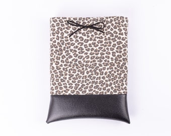 SALE! Save 40% (Originally 28.00 - 32.00) Leopard Print Book Sleeve or Kindle Sleeve - Lightly Padded with Closure and Faux Leather Bottom