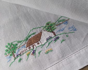 Stara, ręcznie haftowana irlandzka tkanina na tacę