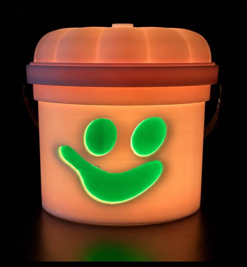 Smiley Specter | Ghost Halloween Light Up Bucket | Spooky Halloween Decor image 2