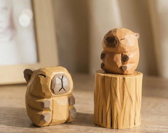 Hand Carved Wooden Capybara Figurine, Basswood Mini Ornament, Cute Cartoon Style, Gift & Desk Decoration, Christmas, Collectible, Handmade