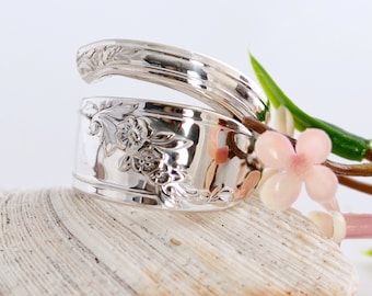 Vintage Spoon Ring - Queen Bess Silverware Spoon Ring - Spoon Ring - Silverware Spoon Ring - Silverware Jewelry - Spoon Jewelry (mcf R126)
