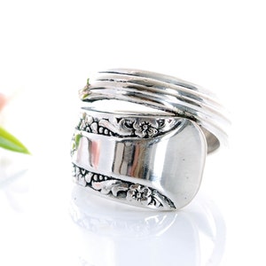 Spoon Ring - Camelia Silverware Spoon Ring - Spoon Jewelry - Silverware Spoon Ring - Vintage Spoon Ring - Silverware Jewelry (mcf R459)