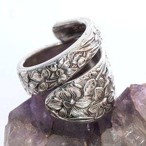 Spoon Ring, Narcissus Spoon Ring, Spoon Jewelry, Silverware Ring, Vintage Spoon Ring, Spoon Flower Ring, 1935 Jewelry (mcf R161)