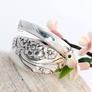 Spoon Ring, Evening Star Spoon Ring, Vintage Flatware by Oneida 1950, Spoon Ring, Floral Spoon Jewelry, Size 5.5 to 11.5(mcfR157)