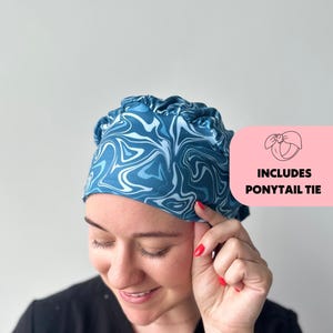 DuoStyle Scrub Hat - Blue Swirl - Women’s Soft Scrub Cap
