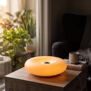 Donut-bordslampa | RGB-färgskiftande estetisk skrivbordslampa | USB-touch-dimmer sänglampa | Bauhaus-rumsinredning | Stämningsfull nattlampa som present